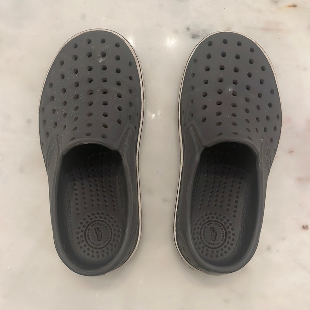 Native Miles Shoes Size 11